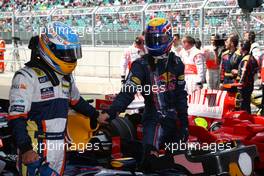 05.07.2008 Silverstone, England,  Fernando Alonso (ESP), Renault F1 Team and Mark Webber (AUS), Red Bull Racing - Formula 1 World Championship, Rd 9, British Grand Prix, Saturday Qualifying