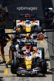 05.07.2008 Silverstone, England,  Nelson Piquet Jr (BRA), Renault F1 Team, R28 and Fernando Alonso (ESP), Renault F1 Team, R28 - Formula 1 World Championship, Rd 9, British Grand Prix, Saturday Qualifying