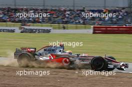 05.07.2008 Silverstone, England,  Lewis Hamilton (GBR), McLaren Mercedes, MP4-23, goes into the gravel trap - Formula 1 World Championship, Rd 9, British Grand Prix, Saturday Qualifying