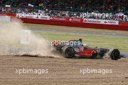 05.07.2008 Silverstone, England,  Lewis Hamilton (GBR), McLaren Mercedes, MP4-23, goes into the gravel trap - Formula 1 World Championship, Rd 9, British Grand Prix, Saturday Qualifying
