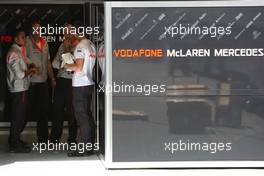 03.07.2008 Silverstone, England,  Lewis Hamilton (GBR), McLaren Mercedes, talking to team members - Formula 1 World Championship, Rd 9, British Grand Prix, Thursday
