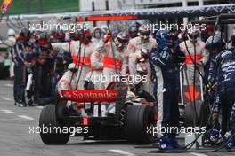 20.07.2008 Hockenheim, Germany,  Lewis Hamilton (GBR), McLaren Mercedes, MP4-23, Pitstop - Formula 1 World Championship, Rd 10, German Grand Prix, Sunday Race