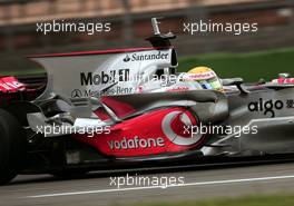 08.07.2008 Hockenheim, Germany,  Lewis Hamilton (GBR), McLaren Mercedes / just before 12h break LH tested an new engine cover - Formula 1 Testing, Hockenheim