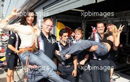 12.09.2008 MOnza, Italy,  Candice Michelle and Kelly Kelly (USA), WWE Wrestling with Red Bull Racing team members - Formula 1 World Championship, Rd 14, Italian Grand Prix, Friday