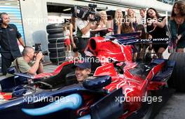 12.09.2008 MOnza, Italy,  Formula Una's pushing Sebastian Vettel (GER), Scuderia Toro Rosso, STR03 - Formula 1 World Championship, Rd 14, Italian Grand Prix, Friday