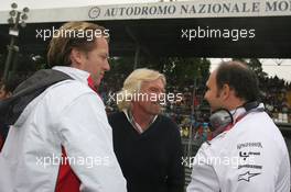 14.09.2008 Monza, Italy,  Colin Kolles (GER), Force India F1 Team, Team Principal and Michael Mol (NED), Force India F1 Team with Sir Richard Branson (GBR), Chairman of the Virgin Group - Formula 1 World Championship, Rd 14, Italian Grand Prix, Sunday Pre-Race Grid