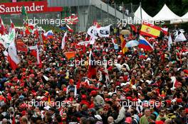 14.09.2008 Monza, Italy,  Fans - Formula 1 World Championship, Rd 14, Italian Grand Prix, Sunday Podium
