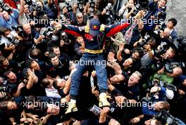 14.09.2008 Monza, Italy,  Sebastian Vettel (GER), Scuderia Toro Rosso, celebrations - Formula 1 World Championship, Rd 14, Italian Grand Prix, Sunday Podium