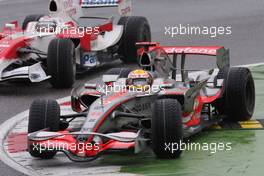 14.09.2008 Monza, Italy,  Lewis Hamilton (GBR), McLaren Mercedes, MP4-23, cuts the chicane - Formula 1 World Championship, Rd 14, Italian Grand Prix, Sunday Race