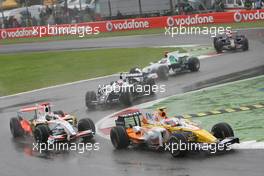 14.09.2008 Monza, Italy,  Nelson Piquet Jr (BRA), Renault F1 Team, R28 leads Adrian Sutil (GER), Force India F1 Team, VJM-01 - Formula 1 World Championship, Rd 14, Italian Grand Prix, Sunday Race
