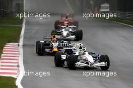 14.09.2008 Monza, Italy,  Robert Kubica (POL), BMW Sauber F1 Team, F1.08 leads Mark Webber (AUS), Red Bull Racing, RB4 - Formula 1 World Championship, Rd 14, Italian Grand Prix, Sunday Race