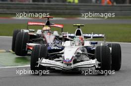 14.09.2008 Monza, Italy,  Robert Kubica (POL), BMW Sauber F1 Team, F1.08 and Lewis Hamilton (GBR), McLaren Mercedes, MP4-23 - Formula 1 World Championship, Rd 14, Italian Grand Prix, Sunday Race