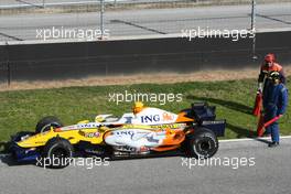 13.02.2008 Jerez, Spain,  Nelson Piquet Jr (BRA), Renault F1 Team, R28, Stopped on track - Formula 1 Testing, Jerez