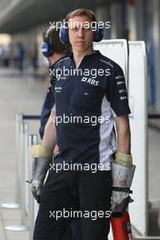 17.09.2008 Jerez, Spain,  Williams F1 Team, mechanics wearing protective gloves - Formula 1 Testing