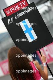 12.10.2008 Gotemba, Japan,  Grid girl, Kimi Raikkonen (FIN), Räikkönen, Scuderia Ferrari  - Formula 1 World Championship, Rd 16, Japanese Grand Prix, Sunday Grid Girl