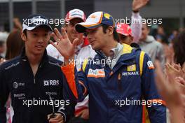 12.10.2008 Gotemba, Japan,  Kazuki Nakajima (JPN), Williams F1 Team and Nelson Piquet Jr (BRA), Renault F1 Team - Formula 1 World Championship, Rd 16, Japanese Grand Prix, Sunday Pre-Race Grid