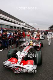 12.10.2008 Gotemba, Japan,  Lewis Hamilton (GBR), McLaren Mercedes  - Formula 1 World Championship, Rd 16, Japanese Grand Prix, Sunday Pre-Race Grid