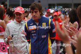 12.10.2008 Gotemba, Japan,  Fernando Alonso (ESP), Renault F1 Team and Heikki Kovalainen (FIN), McLaren Mercedes - Formula 1 World Championship, Rd 16, Japanese Grand Prix, Sunday Pre-Race Grid