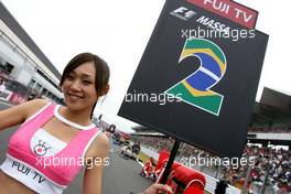 12.10.2008 Gotemba, Japan,  Grid girl, Felipe Massa (BRA), Scuderia Ferrari - Formula 1 World Championship, Rd 16, Japanese Grand Prix, Sunday Grid Girl