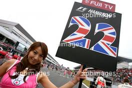 12.10.2008 Gotemba, Japan,  Grid girl, Lewis Hamilton (GBR), McLaren Mercedes  - Formula 1 World Championship, Rd 16, Japanese Grand Prix, Sunday Grid Girl