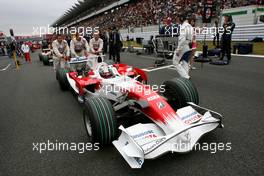 12.10.2008 Gotemba, Japan,  Jarno Trulli (ITA), Toyota F1 Team  - Formula 1 World Championship, Rd 16, Japanese Grand Prix, Sunday Pre-Race Grid