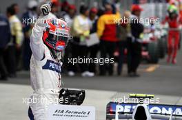 12.10.2008 Gotemba, Japan,  Robert Kubica (POL),  BMW Sauber F1 Team, finishes second - Formula 1 World Championship, Rd 16, Japanese Grand Prix, Sunday Podium