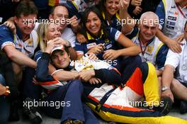 12.10.2008 Gotemba, Japan,  Nelson Piquet Jr (BRA), Renault F1 Team  - Formula 1 World Championship, Rd 16, Japanese Grand Prix, Sunday Podium