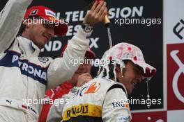 12.10.2008 Gotemba, Japan,  1st, Fernando Alonso (ESP), Renault F1 Team, 2nd, Robert Kubica (POL),  BMW Sauber F1 Team - Formula 1 World Championship, Rd 16, Japanese Grand Prix, Sunday Podium
