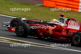 12.10.2008 Gotemba, Japan,  Felipe Massa (BRA), Scuderia Ferrari, F2008 and Lewis Hamilton (GBR), McLaren Mercedes, MP4-23 - Formula 1 World Championship, Rd 16, Japanese Grand Prix, Sunday Race