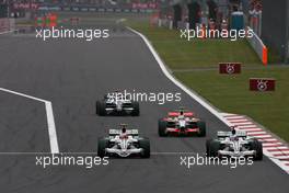 12.10.2008 Gotemba, Japan,  Rubens Barrichello (BRA), Honda Racing F1 Team, Jenson Button (GBR), Honda Racing F1 Team  - Formula 1 World Championship, Rd 16, Japanese Grand Prix, Sunday Race