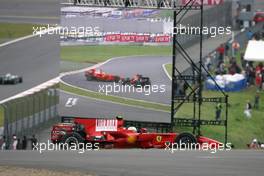 12.10.2008 Gotemba, Japan,  Felipe Massa (BRA), Scuderia Ferrari spins after contact with Sebastien Bourdais (FRA), Scuderia Toro Rosso  - Formula 1 World Championship, Rd 16, Japanese Grand Prix, Sunday Race