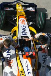 11.10.2008 Gotemba, Japan,  Fernando Alonso (ESP), Renault F1 Team  - Formula 1 World Championship, Rd 16, Japanese Grand Prix, Saturday Qualifying