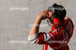 11.10.2008 Gotemba, Japan,  Scuderia Ferrari mechanic - Formula 1 World Championship, Rd 16, Japanese Grand Prix, Saturday Qualifying