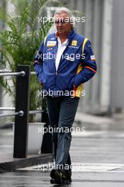 11.10.2008 Gotemba, Japan,  Flavio Briatore (ITA), Renault F1 Team, Team Chief, Managing Director - Formula 1 World Championship, Rd 16, Japanese Grand Prix, Saturday