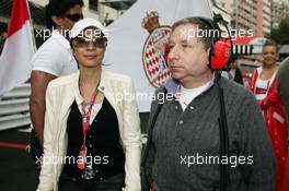25.05.2008 Monte Carlo, Monaco,  Jean Todt (FRA), and Michelle Yeoh (MLY, ex. James Bond girl, actor) Girlfriend of Jean Todt - Formula 1 World Championship, Rd 6, Monaco Grand Prix, Sunday Pre-Race Grid
