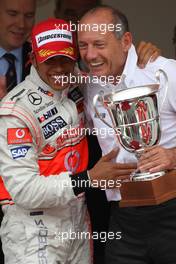 25.05.2008 Monte Carlo, Monaco,  Winner, 1st, Lewis Hamilton (GBR), McLaren Mercedes, MP4-23 and Ron Dennis (GBR), McLaren, Team Principal, Chairman - Formula 1 World Championship, Rd 6, Monaco Grand Prix, Sunday Podium