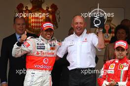 25.05.2008 Monte Carlo, Monaco,  1st place Lewis Hamilton (GBR), McLaren Mercedes with Ron Dennis (GBR), McLaren, Team Principal, Chairman and Felipe Massa (BRA), Scuderia Ferrari - Formula 1 World Championship, Rd 6, Monaco Grand Prix, Sunday Podium