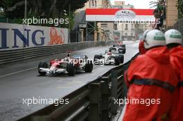 25.05.2008 Monte Carlo, Monaco,  Jarno Trulli (ITA), Toyota Racing lads Rubens Barrichello (BRA), Honda Racing F1 Team - Formula 1 World Championship, Rd 6, Monaco Grand Prix, Sunday Race