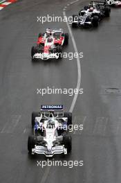 25.05.2008 Monte Carlo, Monaco,  Nick Heidfeld (GER), BMW Sauber F1 Team leads Jarno Trulli (ITA), Toyota Racing - Formula 1 World Championship, Rd 6, Monaco Grand Prix, Sunday Race
