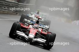 25.05.2008 Monte Carlo, Monaco,  Jarno Trulli (ITA), Toyota Racing leads Rubens Barrichello (BRA), Honda Racing F1 Team - Formula 1 World Championship, Rd 6, Monaco Grand Prix, Sunday Race