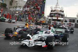 25.05.2008 Monte Carlo, Monaco,  Jenson Button (GBR), Honda Racing F1 Team, RA108 and Mark Webber (AUS), Red Bull Racing, RB4 - Formula 1 World Championship, Rd 6, Monaco Grand Prix, Sunday Race