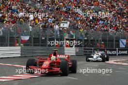 25.05.2008 Monte Carlo, Monaco,  Felipe Massa (BRA), Scuderia Ferrari, F2008 leads Robert Kubica (POL),  BMW Sauber F1 Team - Formula 1 World Championship, Rd 6, Monaco Grand Prix, Sunday Race