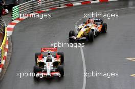 25.05.2008 Monte Carlo, Monaco,  Giancarlo Fisichella (ITA), Force India F1 Team leads Fernando Alonso (ESP), Renault F1 Team - Formula 1 World Championship, Rd 6, Monaco Grand Prix, Sunday Race