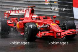 25.05.2008 Monte Carlo, Monaco,  Kimi Raikkonen (FIN), Räikkönen, Scuderia Ferrari, spin out the track and lose the lead - Formula 1 World Championship, Rd 6, Monaco Grand Prix, Sunday Race