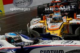25.05.2008 Monte Carlo, Monaco,  Fernando Alonso (ESP), Renault F1 Team, R28, hits Nick Heidfeld (GER), BMW Sauber F1 Team, F1.08 - Formula 1 World Championship, Rd 6, Monaco Grand Prix, Sunday Race