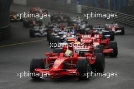 25.05.2008 Monte Carlo, Monaco,  Start, Felipe Massa (BRA), Scuderia Ferrari, F2008 leads Lewis Hamilton (GBR), McLaren Mercedes, MP4-23 - Formula 1 World Championship, Rd 6, Monaco Grand Prix, Sunday Race
