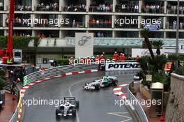25.05.2008 Monte Carlo, Monaco,  Kazuki Nakajima (JPN), Williams F1 Team, Rubens Barrichello (BRA), Honda Racing F1 Team - Formula 1 World Championship, Rd 6, Monaco Grand Prix, Sunday Race