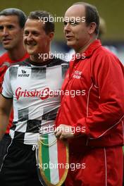 20.05.2008 Monte Carlo, Monaco,  Michael Schumacher (GER), Test Driver, Scuderia Ferrari with Prince Albert II of Monaco -  Star Team vs Nazionale Piloti, Charity Football Match, Monaco, Stade Louis II, Monaco