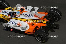 22.05.2008 Monte Carlo, Monaco,  Fernando Alonso (ESP), Renault F1 Team, R28, rear wing missing - Formula 1 World Championship, Rd 6, Monaco Grand Prix, Thursday Practice
