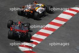 22.05.2008 Monte Carlo, Monaco,  Fernando Alonso (ESP), Renault F1 Team, R28 and Lewis Hamilton (GBR), McLaren Mercedes, MP4-23 - Formula 1 World Championship, Rd 6, Monaco Grand Prix, Thursday Practice